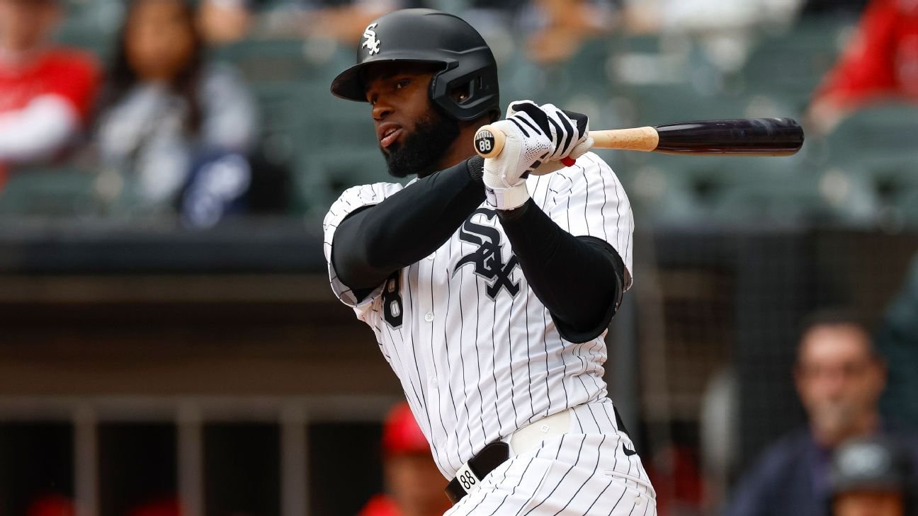 Sources: Mets land OF Luis Robert Jr. in deal with White Sox