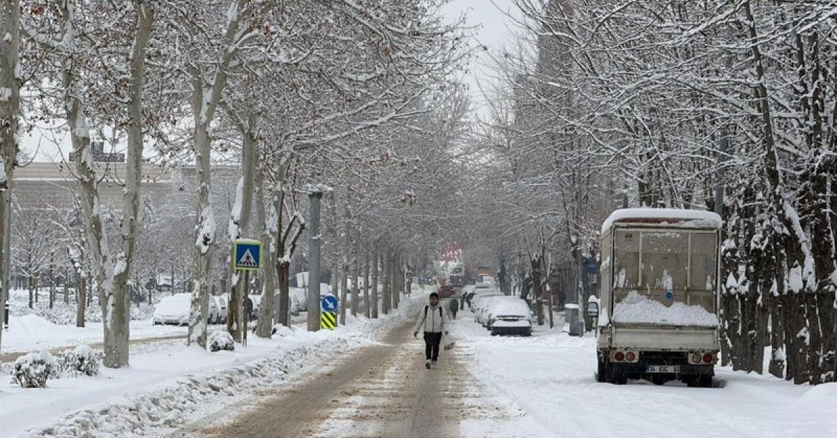 Son dakika: Diyarbakır’da kar etkili oldu… Uçuşlar iptal edildi