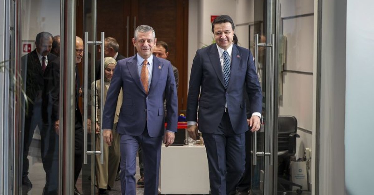 Son dakika: CHP lideri Özgür Özel’e SP lideri Mahmut Arıkan’dan ziyaret: Gündem erken seçim