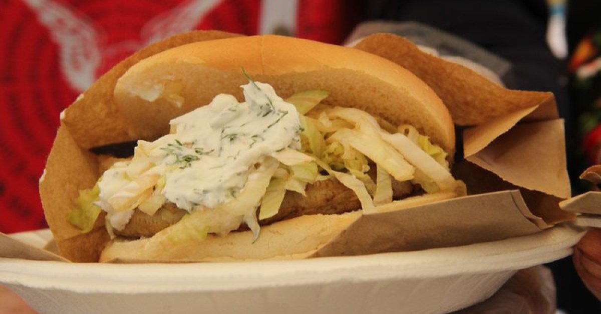 Son dakika: Hamburgerden çıkan kemiğin kırdığı 2 dişi için 1 milyon lira tazminat talebinde bulundu