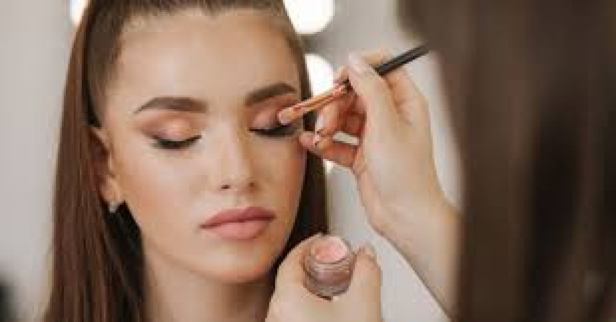 Göz makyajı nasıl yapılır? Evde etkileyici göz makyajı yapmanın püf noktaları