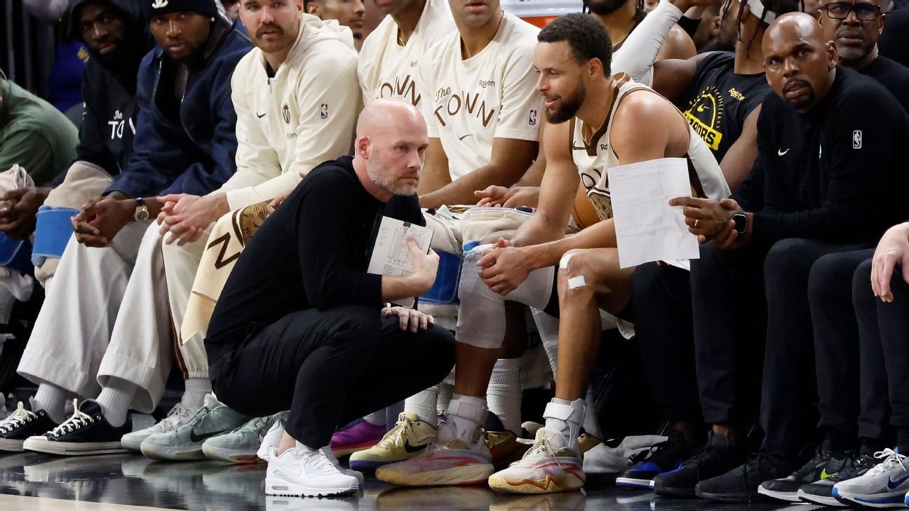 Stephen Curry exits Warriors’ loss with right knee soreness