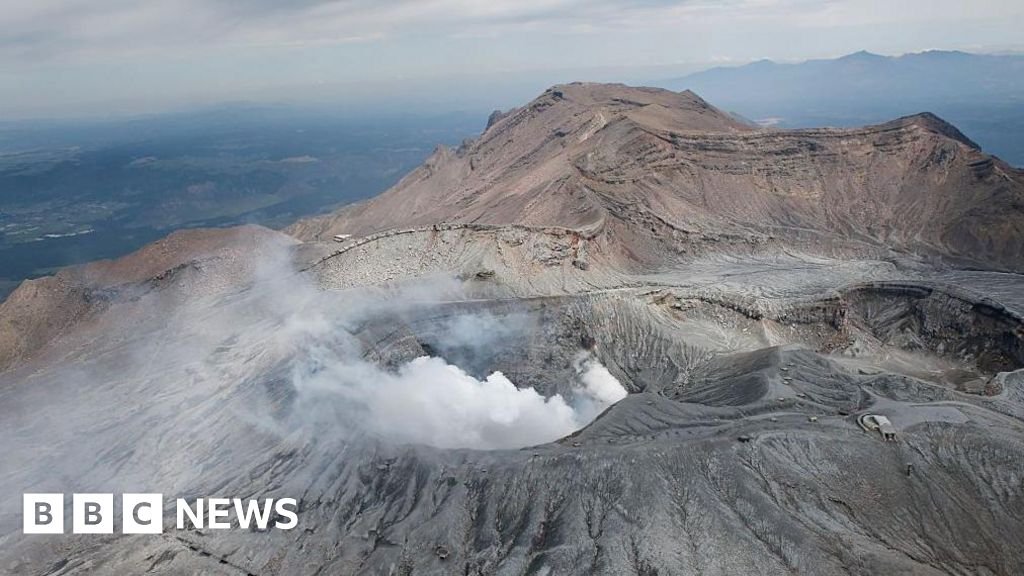 Tourist helicopter goes missing near volcano
