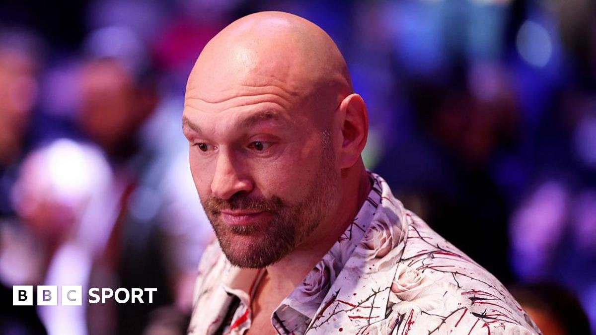 Tyson Fury to face Arslanbek Makhmudov in UK on 11 April