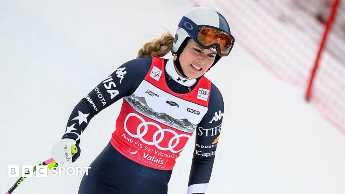 Lindsey Vonn: US alpine skier airlifted to hospital after crash