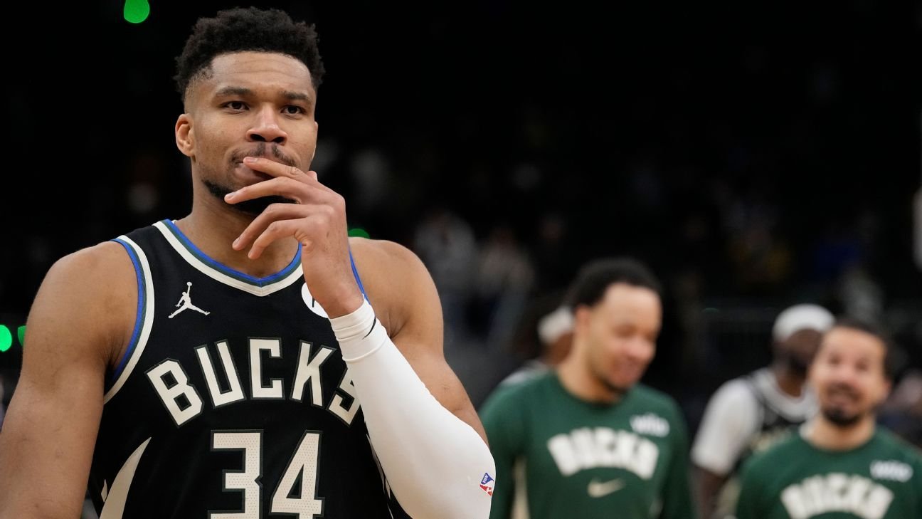 Sources: Bucks countering trade offers for Giannis Antetokounmpo