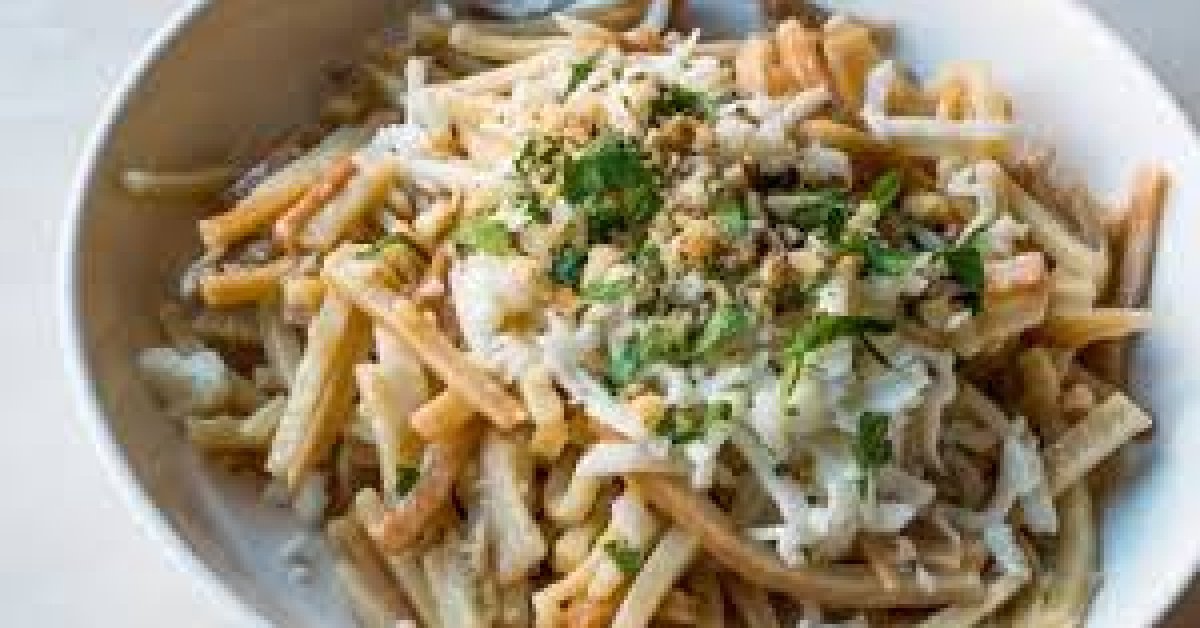 Erişte salatası nasıl yapılır, malzemeleri neler?