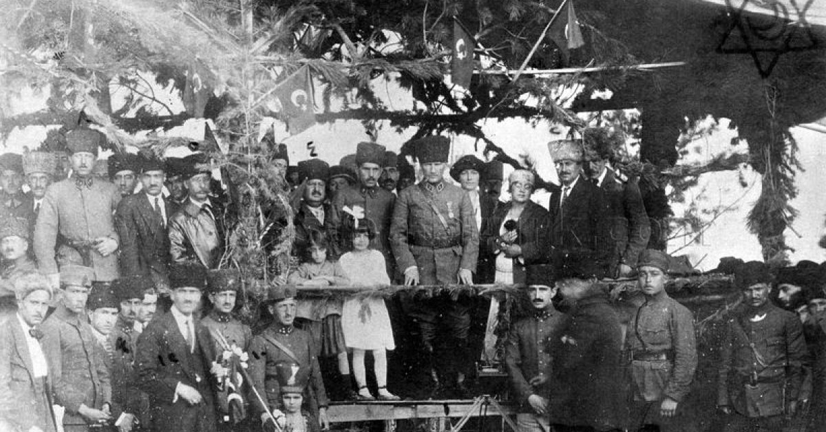 Atatürk’ün ‘soyağacı’ ve az bilinen fotoğrafları