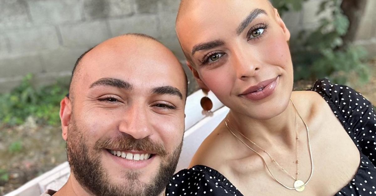Saçını kazıtan eşinin desteğiyle meme kanserini yendi – Haberler