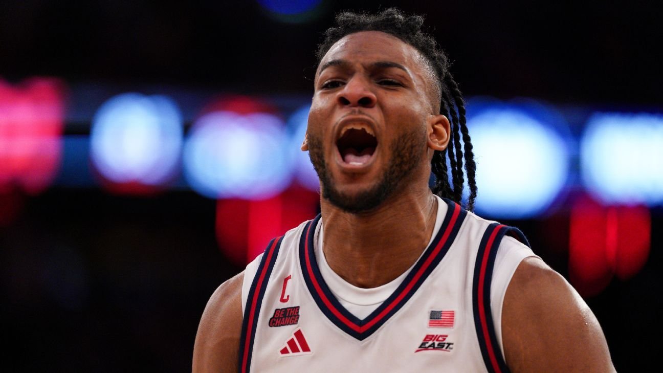 St. John’s downs No. 3 UConn, ends Huskies’ 18-game win streak