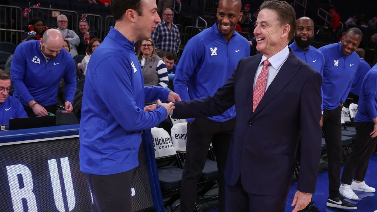 St. John’s Rick Pitino passes Roy Williams for third in wins