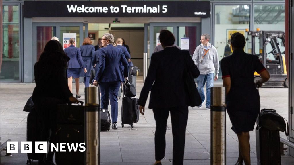 Heathrow not crowded but people walk in 'wrong place', says boss