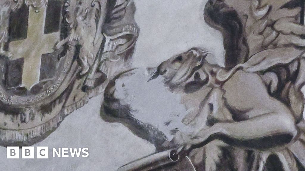 Church fresco resembling Italian PM has face scrubbed out