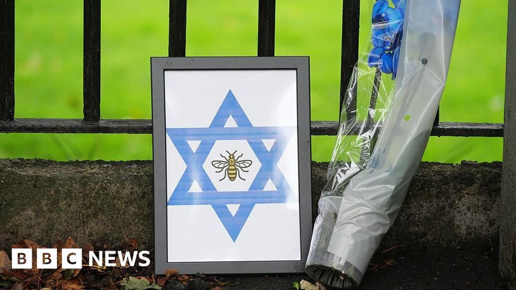 Spike in antisemitism reports after synagogue attack